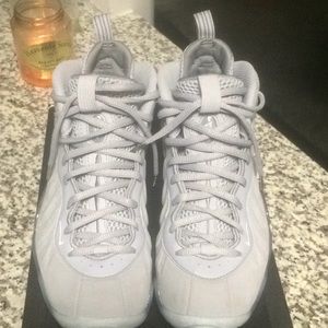 SOLD! Nike Wolf grey foamposite